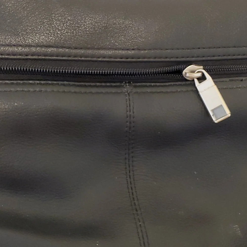 Black Fullgrain Cowhide Leather Expandable Travel Bag